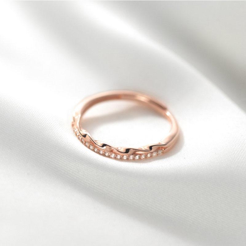 ANENJERY Bague ajustable à texture torsadée en zircon pour femme, design simple, accessoires personnels pour étudiants