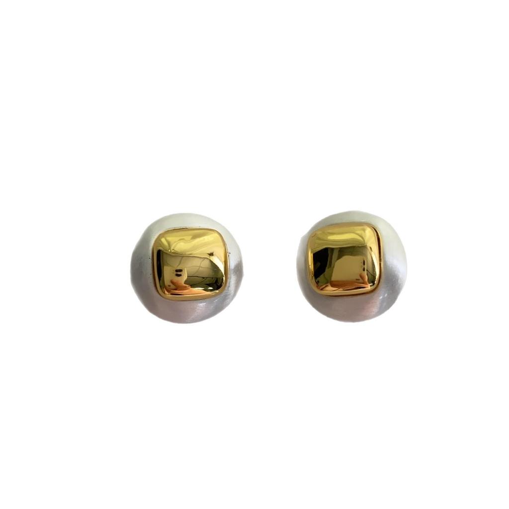 White Round, Simple And Generous, High-End Square Earrings, Minimalist And Versatile, Niche Design Temperament Stud Earrings