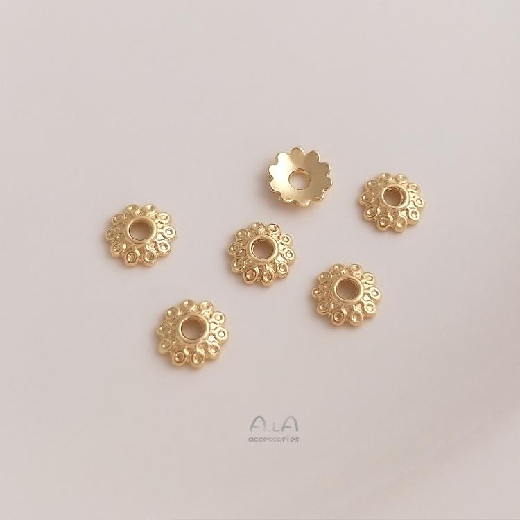 14K Guldpläterad Daisy Stjärna Ihålig Blomkapsel Pärlmellanlägg för DIY Smycken