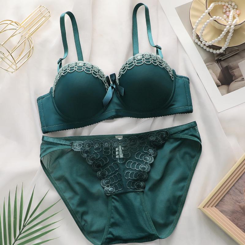 European Size Embroidered Underwear Set Butterfly with Underwire Bra Lace Breathable Panties