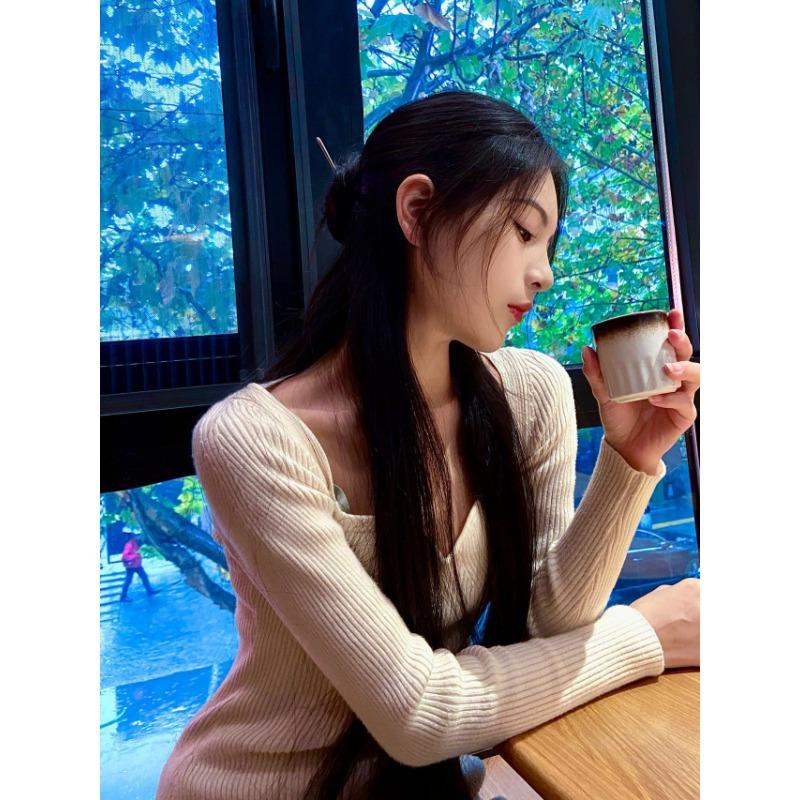 V-neck Medium and Long Knitted Dress for Women's Autumn and Winter Models, Thin Bottom, Sweater Skirt Inside, Hip Skirt