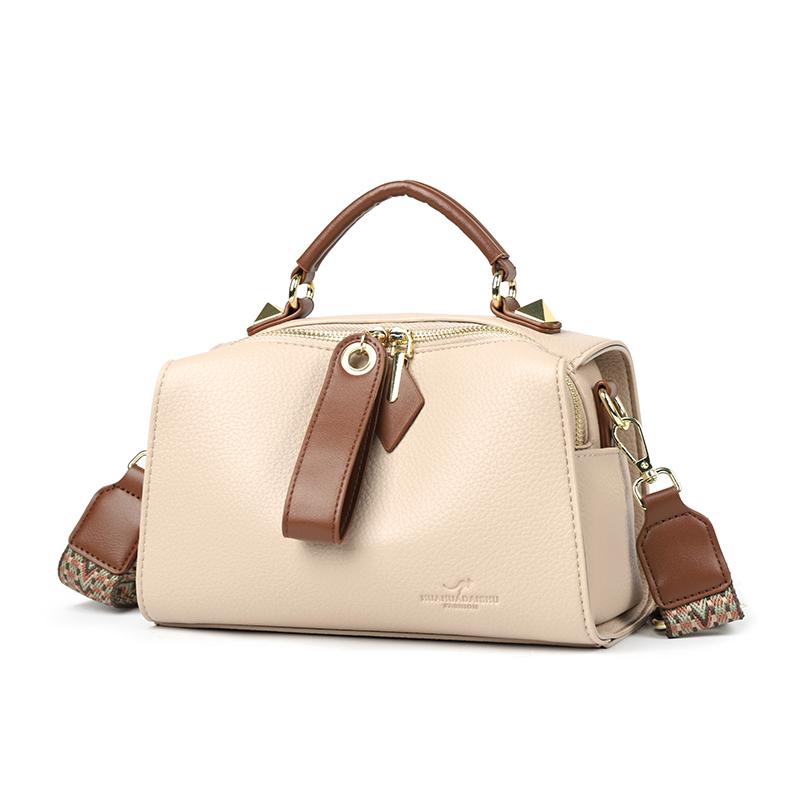 Retro Women's Shoulder Bag Large Capacity Shoulder Bag