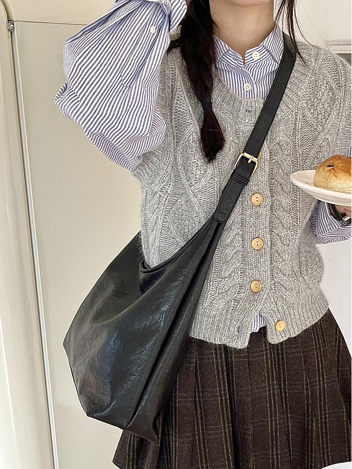 2025 Women's Large Capacity Korean Style Soft Leather Shoulder Bag - Retro, Simple, Crossbody, Underarm Mother-Child Bag.