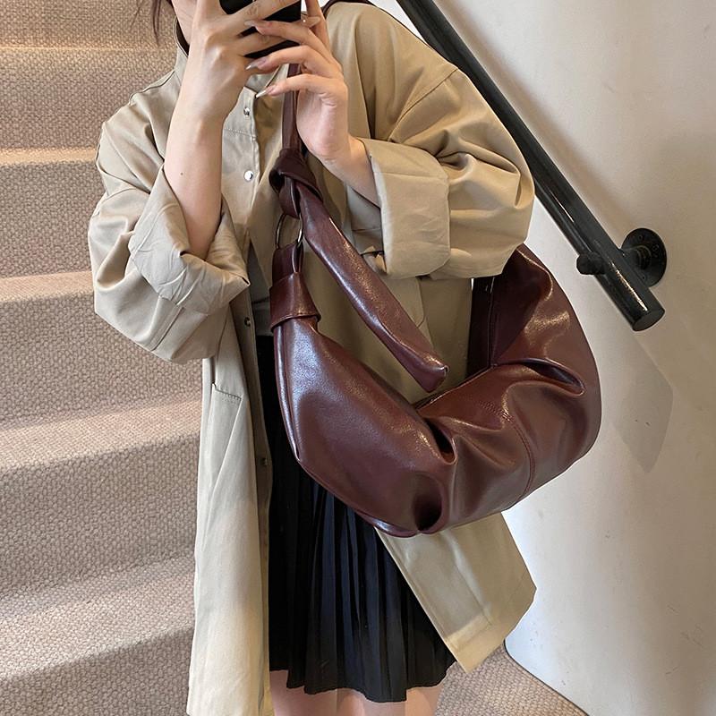 IELGY Korean Style Large-Capacity Retro Soft Leather Pleated Dumpling Bag Lazy Style Casual All-Match One-Shoulder Under