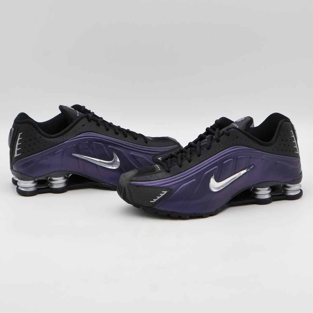 IO4546-002 Nike Shox R4 Black Metallic Silver (Men's)