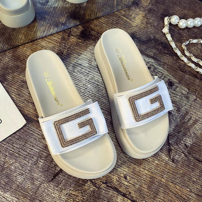 Leather Cool Slippers Women Wear 2025 New Summer Fashion Internet Celebrity Women Thick Bottom Sponge Beach Ins Tide