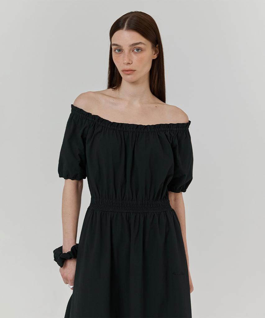 Hauseuobeupondeu Classic Off-Shoulder Dress (Black)