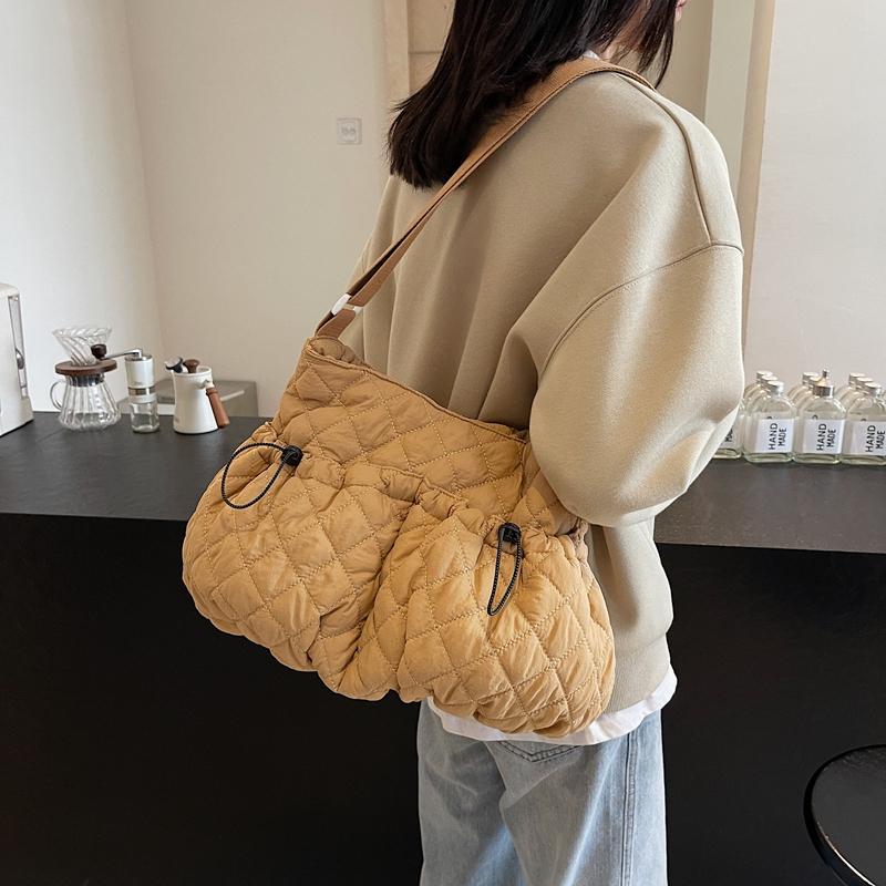 Large Capacity Tote Bag Women's Rhomboid Bag Commuter Crossbody Bag