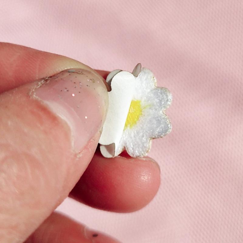 Na Yang Cute Self-Adhesive Flower Embroidered Patches for Phone Cases