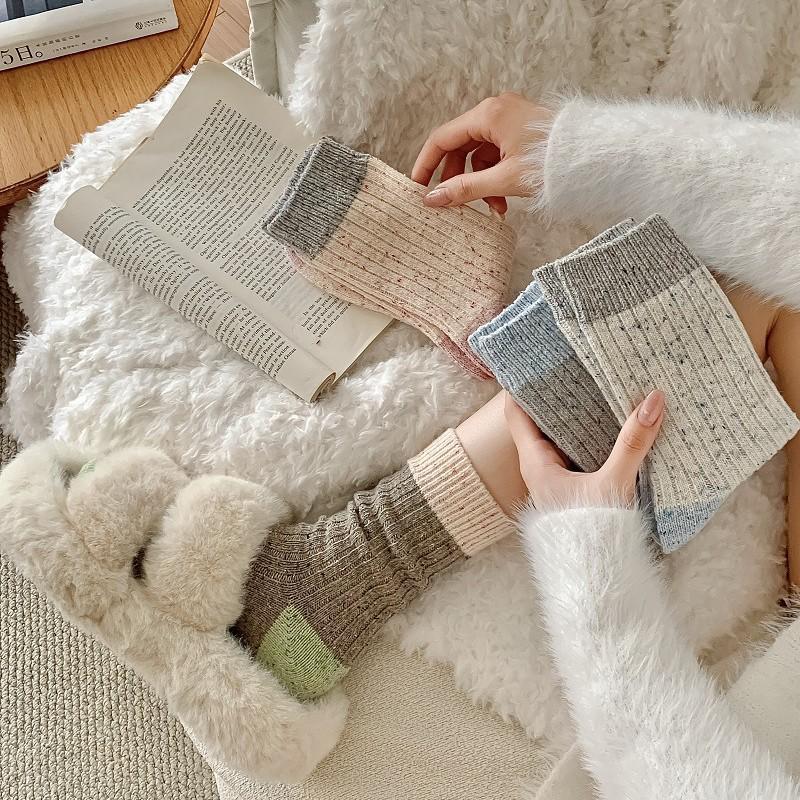 Women's Thickened Velvet Dot Yarn Cashmere Socks - Warm Mid-Tube Pile Style for Autumn and Winter.