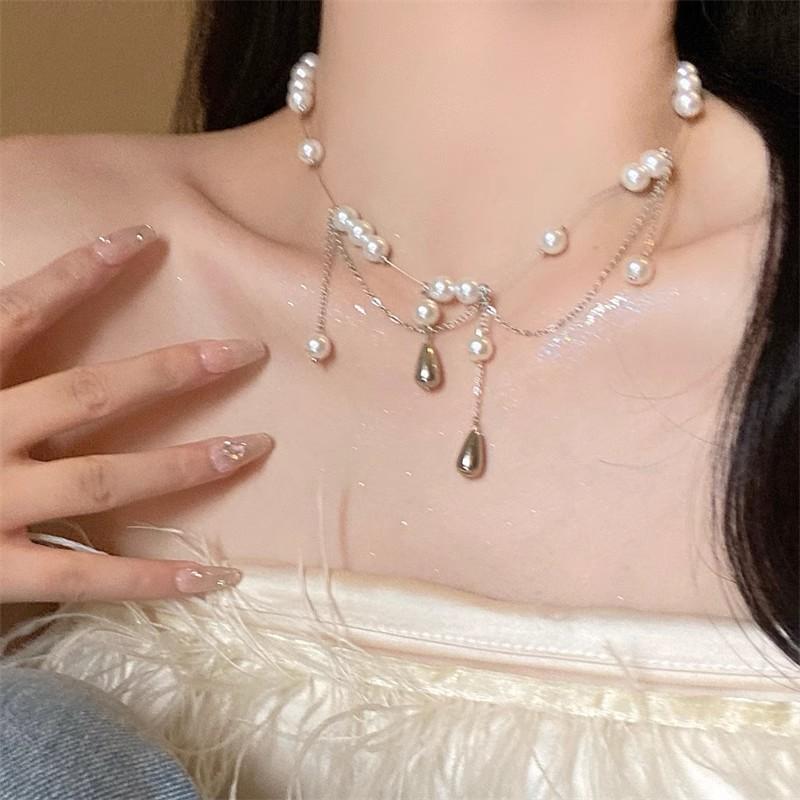 Leichter Luxus Nischen Perlenhalskette Damen Vielseitige High-End Schmetterling Titanstahl Schlüsselbeinkette Halskette