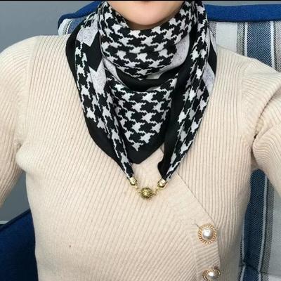 Accessoires – Schals & Tücher
