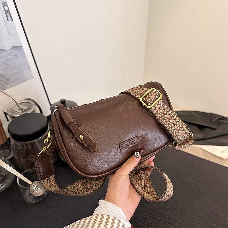 

Fashionable and Leisure Dumpling Bag for Women 2024 New Single Shoulder Crossbody Bag for Women s Leisure and Western Style Broadband Soft Leather