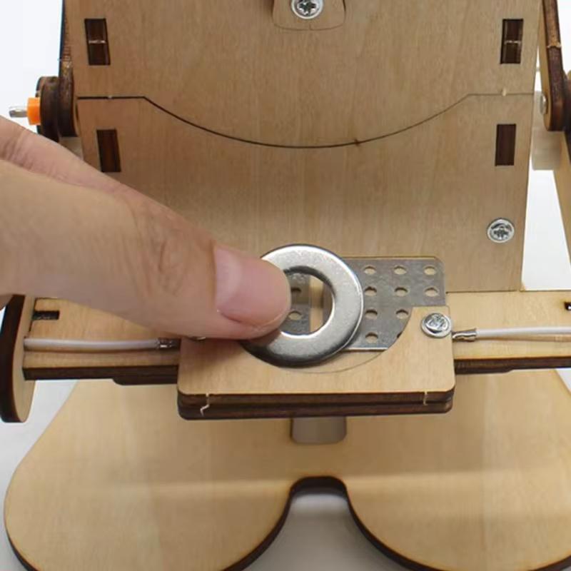 Robot zjadający monety DIY Model Projekt Steam Zestaw Edukacyjny Eksperyment Naukowy dla Dzieci Drewniany Zestaw do Montażu