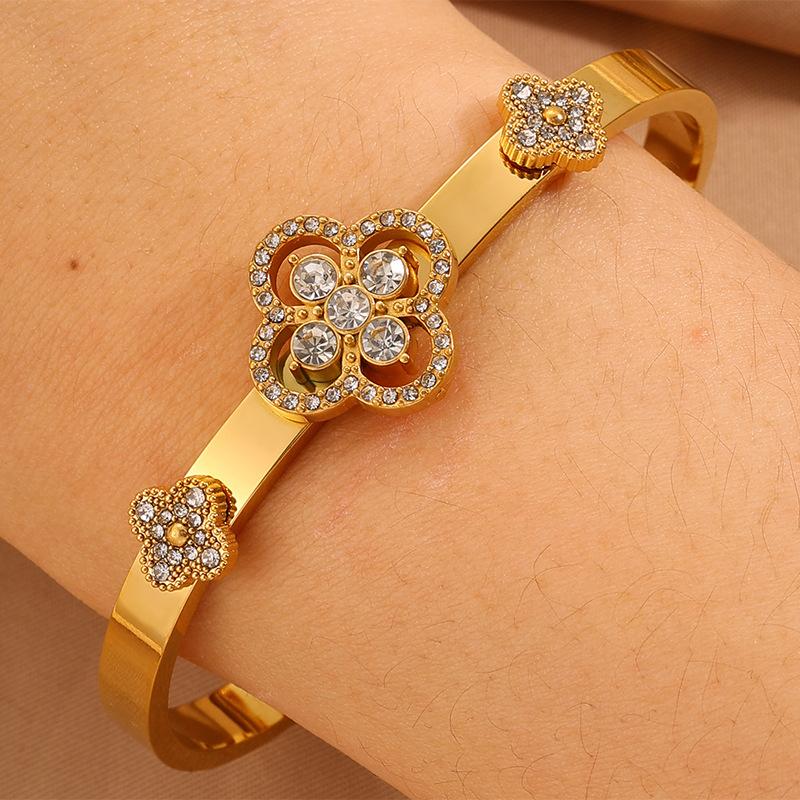 European and American high-end four-leaf clover diamond-encrusted titanium steel women's light luxury versatile explosive
