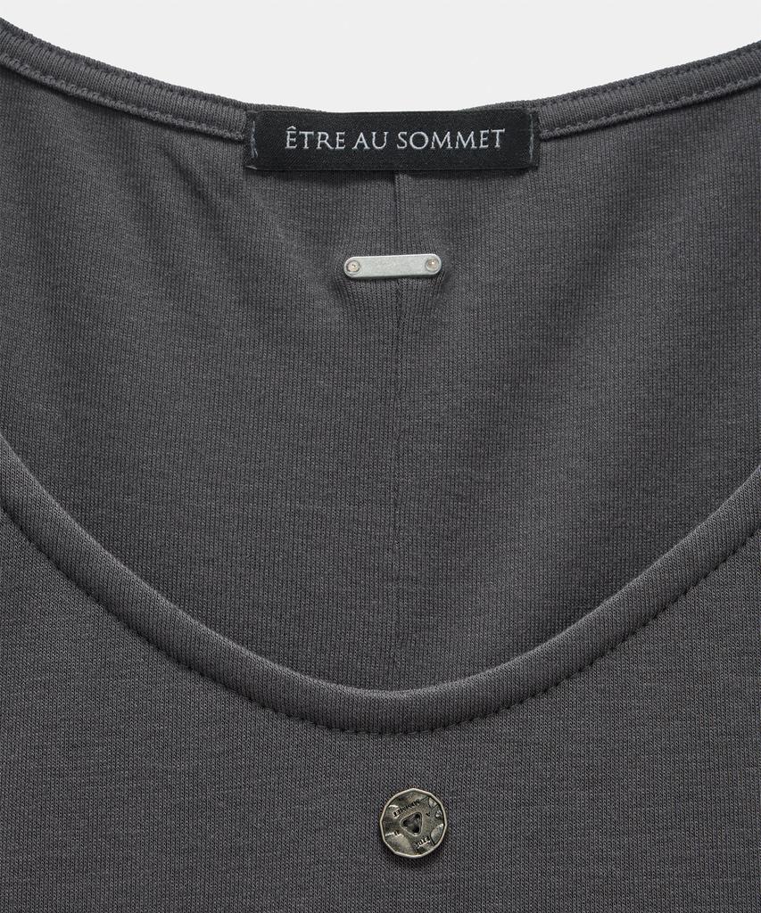 ETRE AU SOMMET Layered Buckle Line Top (Charcoal)