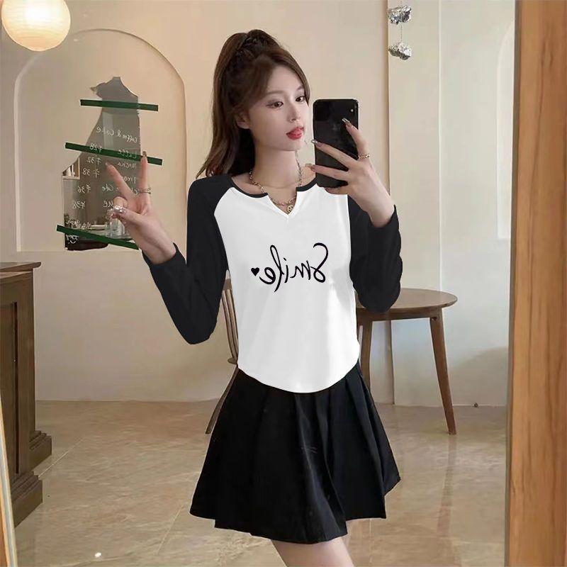 Long-sleeved T-shirt for Women, A Korean-style Top for Autumn and Winter, with A V-neck Base Layer Worn Inside