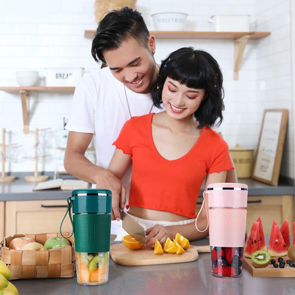 Rechargeable Fruit Juice Maker Wireless Juicer Machine Portable Smoothie Blender  Office