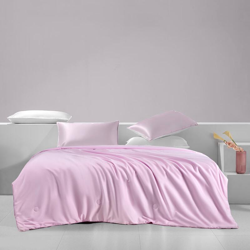 

Mercury Home Textiles Yixiang Mulberry Silk Quilt 200x230cm