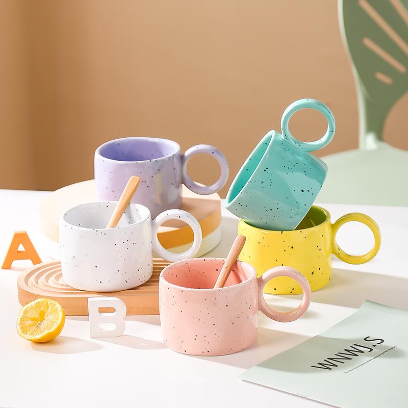 Korean Style Creative Ceramic Coffee Mug with Handle Simple Coffee Mug Couple Home Office Water Cups Coffee Mugs Tea Drinkware