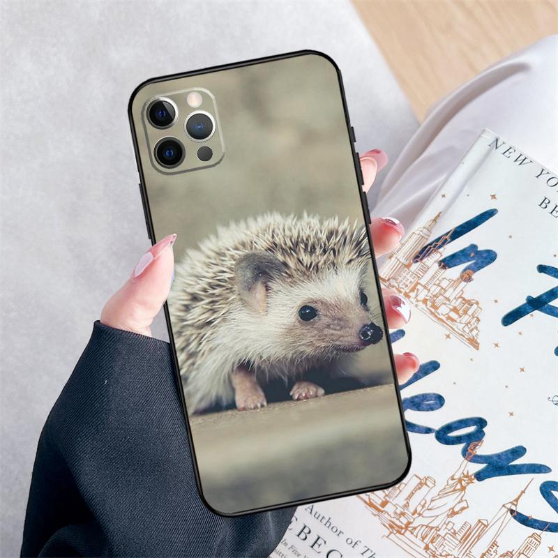Cute Little Hedgehog Phone Case For iPhone 15 16 Pro Max 11 12 13 Mini 14 Pro Max XR 15 16 Plus 16e Cover Coque