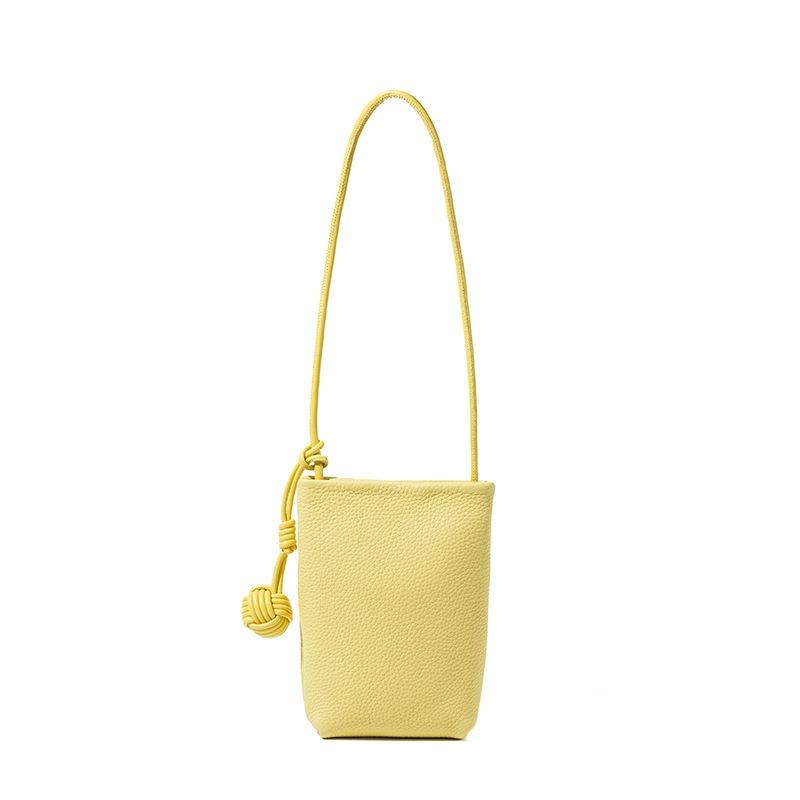 Hot-selling women's bags, high-end commuting versatile messenger bags, change bags, mobile phone bags, small bags, vertical leather mobile phone bags.