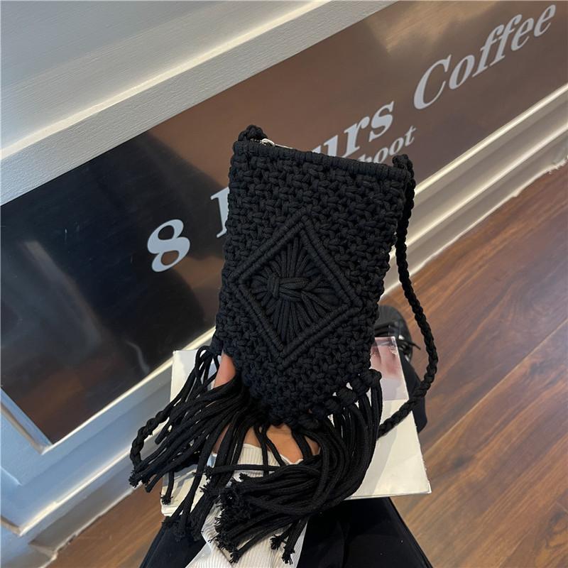 

Bohemian fringed woven small bag summer new shoulder messenger bag vacation beach bag чёрный