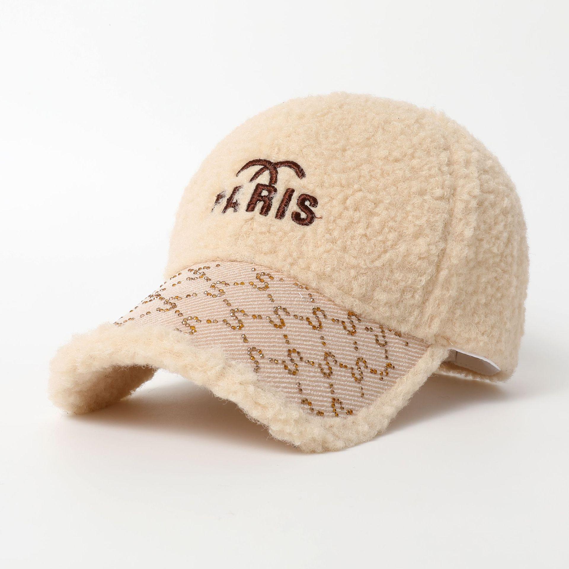 

Женская флисовая бейсболка с вышивкой, легкая, регулируемая посадка, теплая плюшевая шапка с вышивкой ручной работы, для повседневных нарядов и путешествий Adjustable бежевый