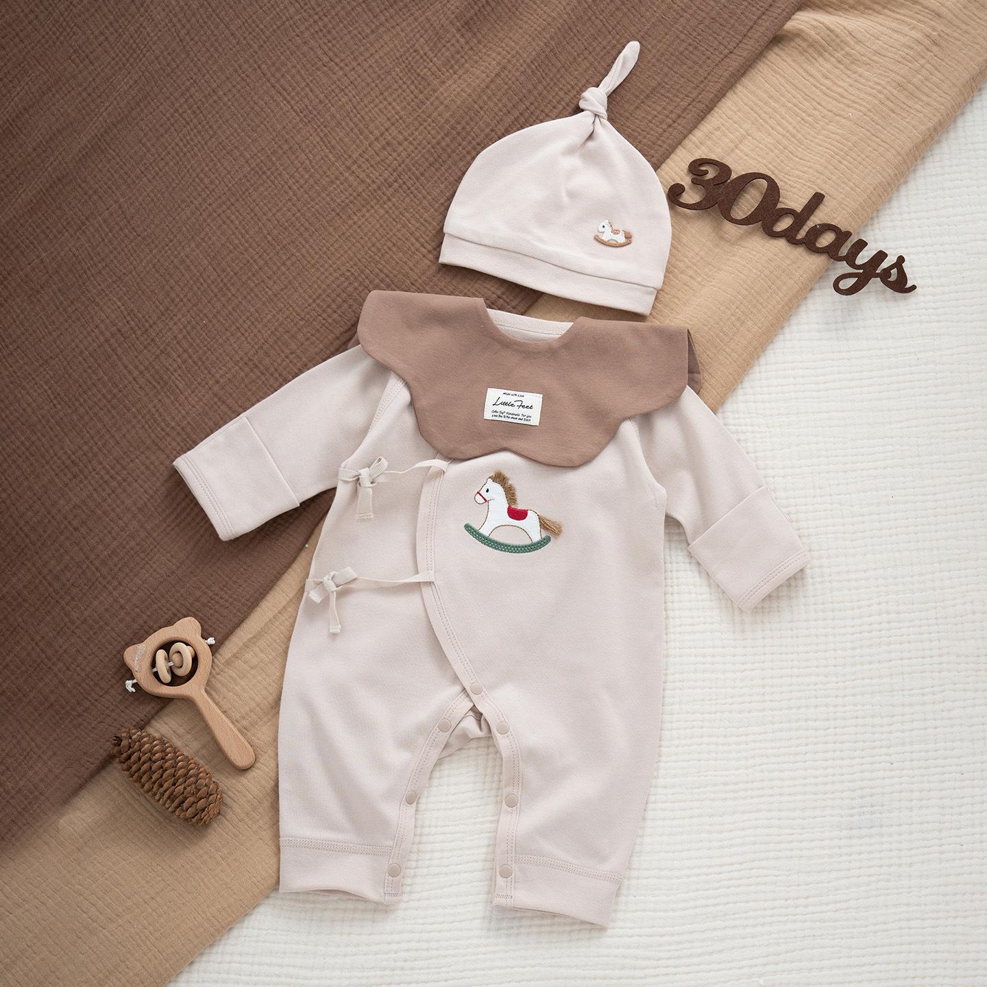 

Infant Horse-Themed Long Sleeve Romper - Autumn/Winter 100 Days New Year Outfit 73 cm