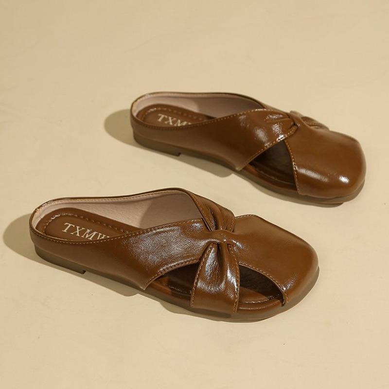 Fashion 2025 Summer Women's Leather Shoes Simple Covered Toe S Oblique S Flat-bottom Round Toe Modern Slippers Sandals