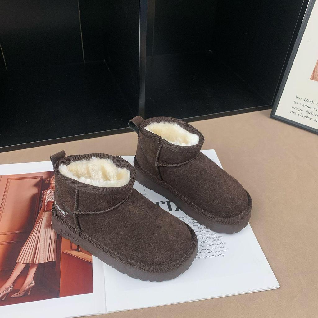 Children's 2025 Winter Snow Boots: Warm Cotton Boots for Boys & Girls, Fashionable and Versatile Short Casual Style.