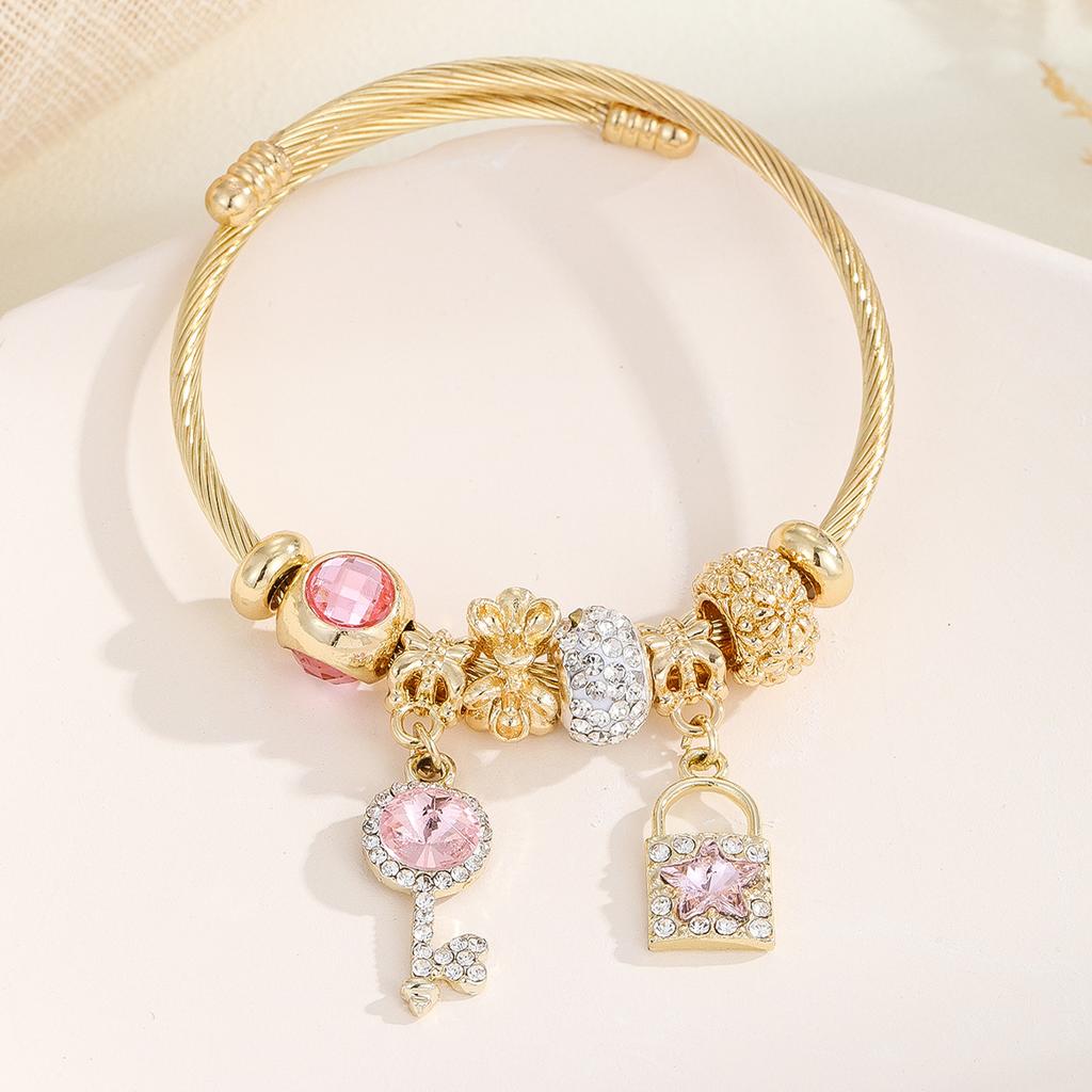 Fashion Sweet High-end Rhinestone Heart Pendant Beaded Bracelet