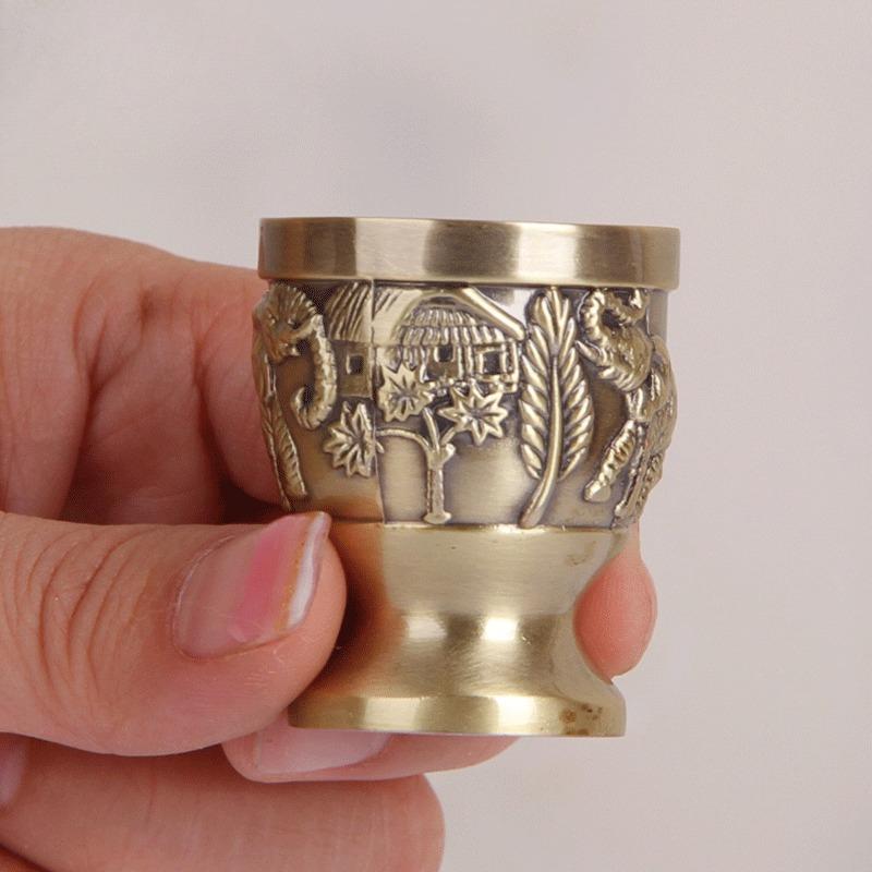Baijiu Tasse Ein-Schluck-Tasse Retro Bronze Weinglas Kelch Baijiu Tasse Geprägt Graviert Spirituosen Tasse Kreativ Kleine Weintasse