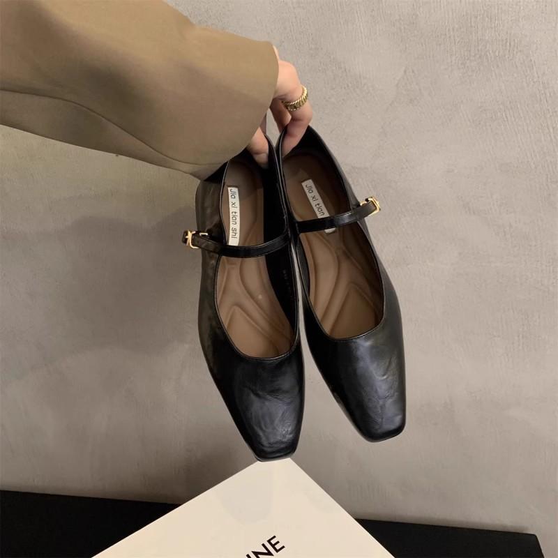 Retro temperament women's shallow mouth single shoes women's 2025 new spring French evening wind thick heel Mary Jane shoes