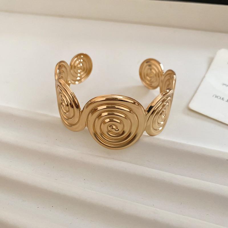 Metal pleated lines spiral flower opening bracelet fashion versatile bracelet niche design jewelry