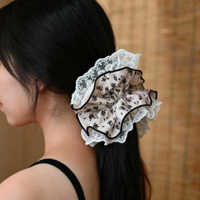 Multi-Layer Floral Lace Lolita Hair Tie