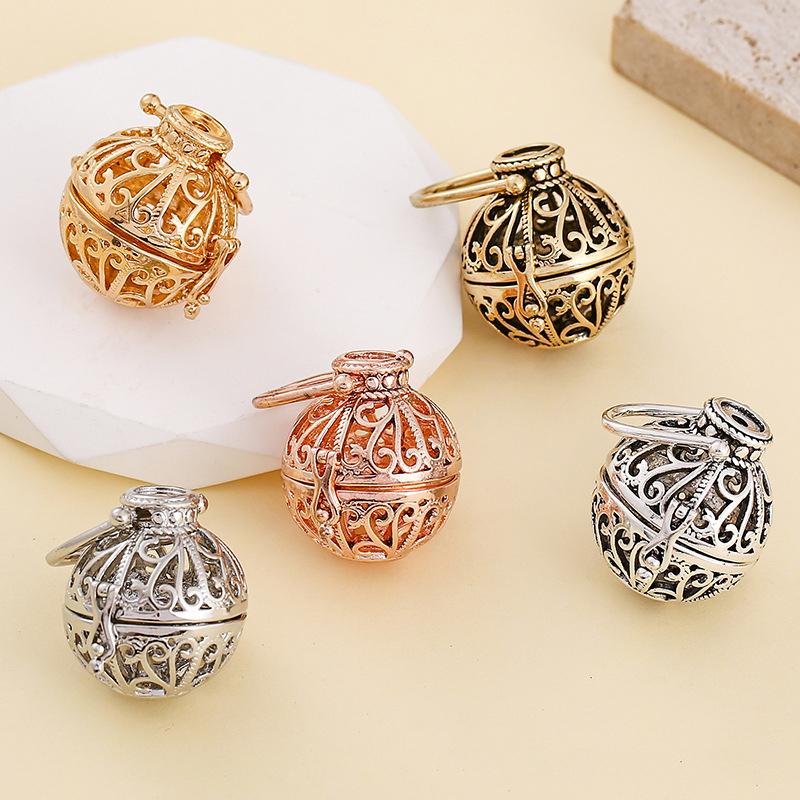 

Женская парфюмерная подвесная коробка, полая латунь, материал разблокировки, классическая клетка, коробка для ожерелья, эфирное масло, ароматерапевтический диффузор