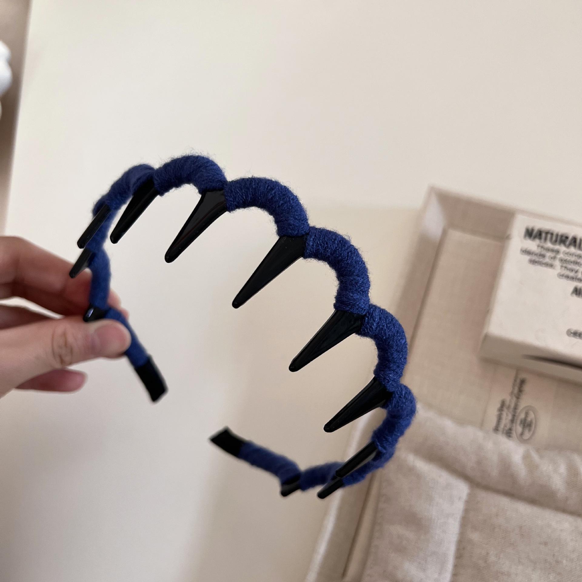 

Женская пушистая шерстяная повязка на голову Tooth Wave: Осенне-зимняя нескользящая модель с высоким черепом, универсальная шпилька для волос. темно-синий