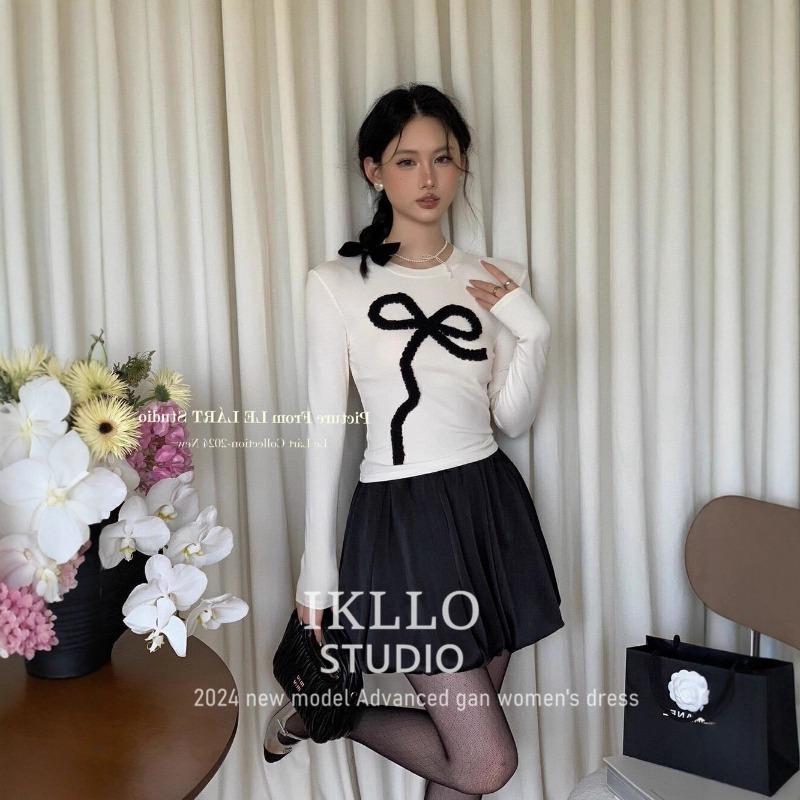 The base knitted sweater is niche sweet and slender long-sleeved shirt women's early autumn new design bow