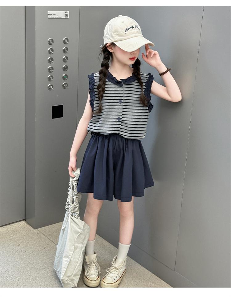 Girls' summer outfit set 2026 new stylish children's summer striped vest, girls' casual pleated skirt two-piece set