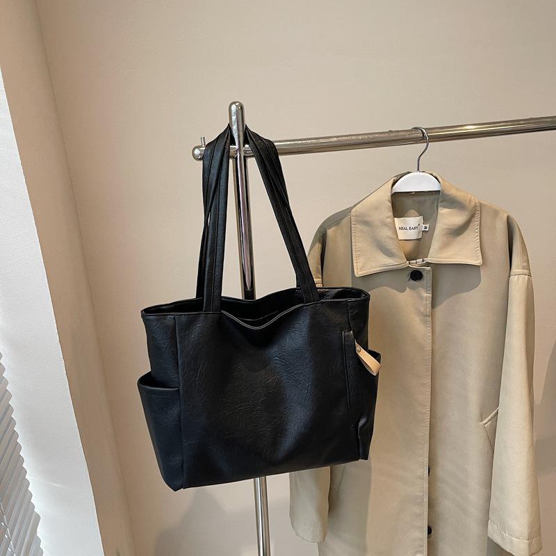 Large capacity bag women's 2025 new niche design retro casual fashion tote bag business trip commuter shoulder bag