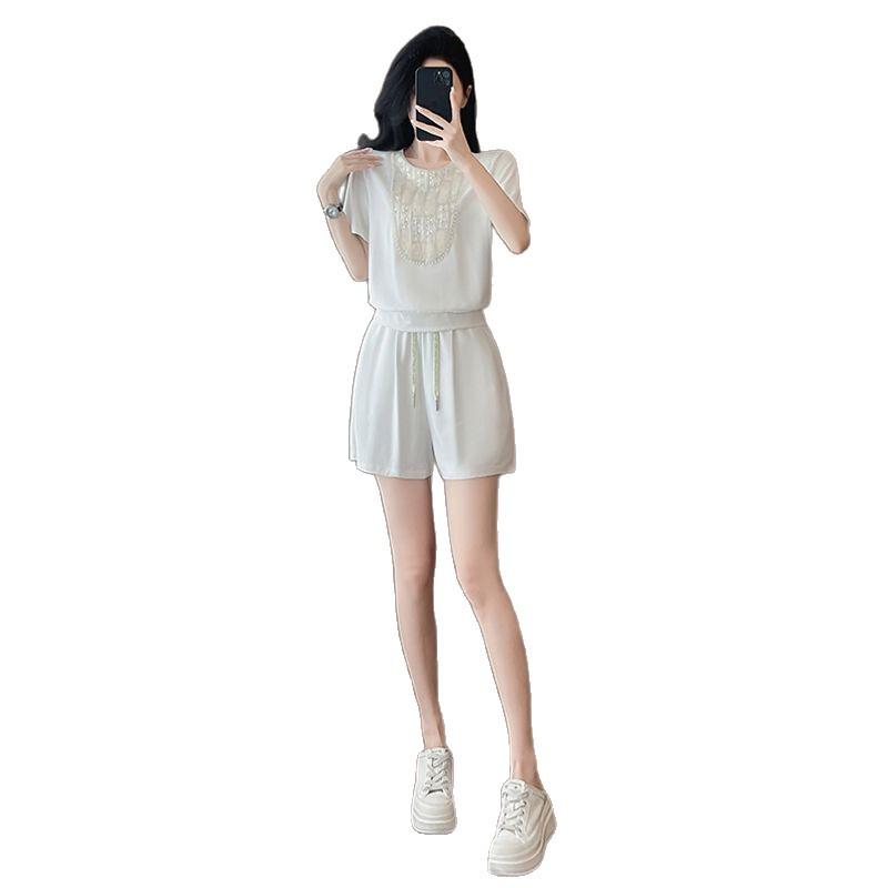 Petite Women's Trendy Black Short Sleeve Rhinestone Two-Piece Sportswear Set