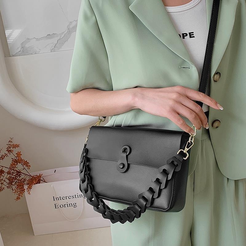 Autumn and Winter New Fashion Box Messenger Bag One Shoulder Armpit Bag Guangzhou High-end Leather OEM
