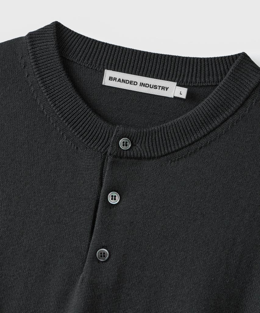 Beulaendideu Solid Henley Neck Half Knit [Graphite]