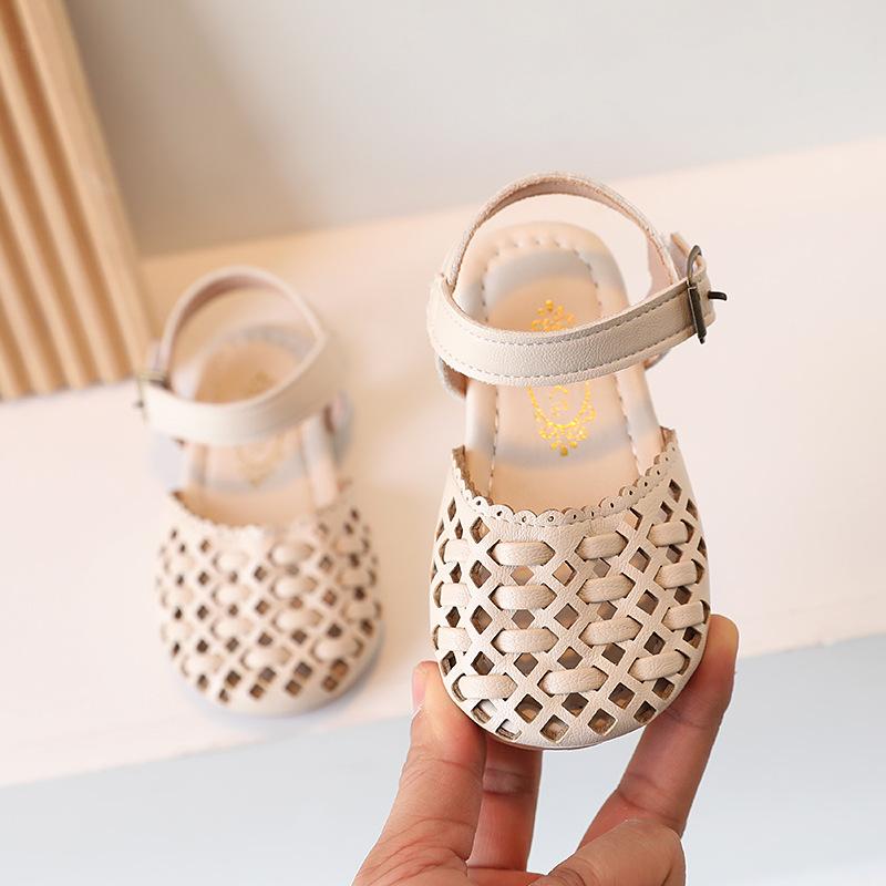 

Летние сандалии Новые детские сандалии Для девочек Женские Полые Модные Туфли принцессы Защита от ударов Плоская Мягкая подошва Детская обувь для малышей 21 белый