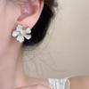 Sweet Flower Stud Earrings for Women Vintage Metal Ear Stud Girls Fashion White Enamel Earring Party Wedding Jewelry