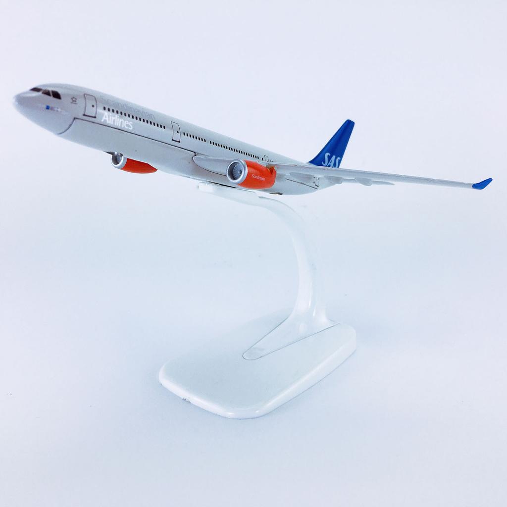 Flugzeug Maßstab 1/400 Air Scandinavian SAS A330 Airways Nachbildung Legierung Material Souvenir Flugzeug Spielzeug Jungen Kinder