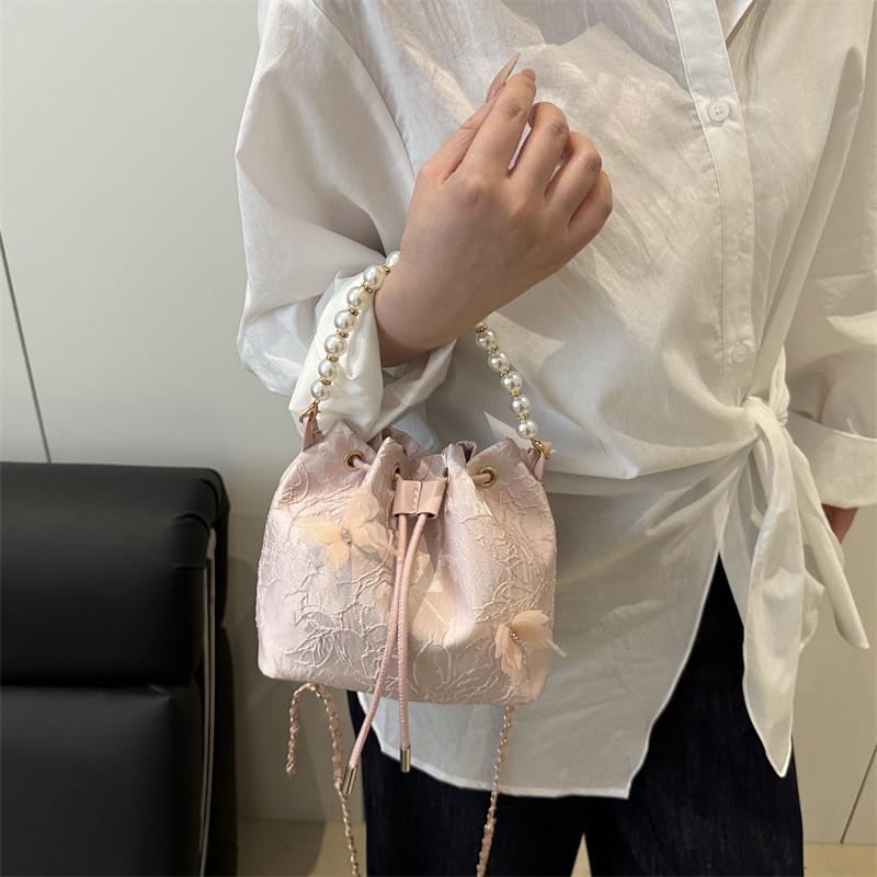 Minimalist Casual Water Bucket Bag With Drawstring Closure For Spring Street Fashion