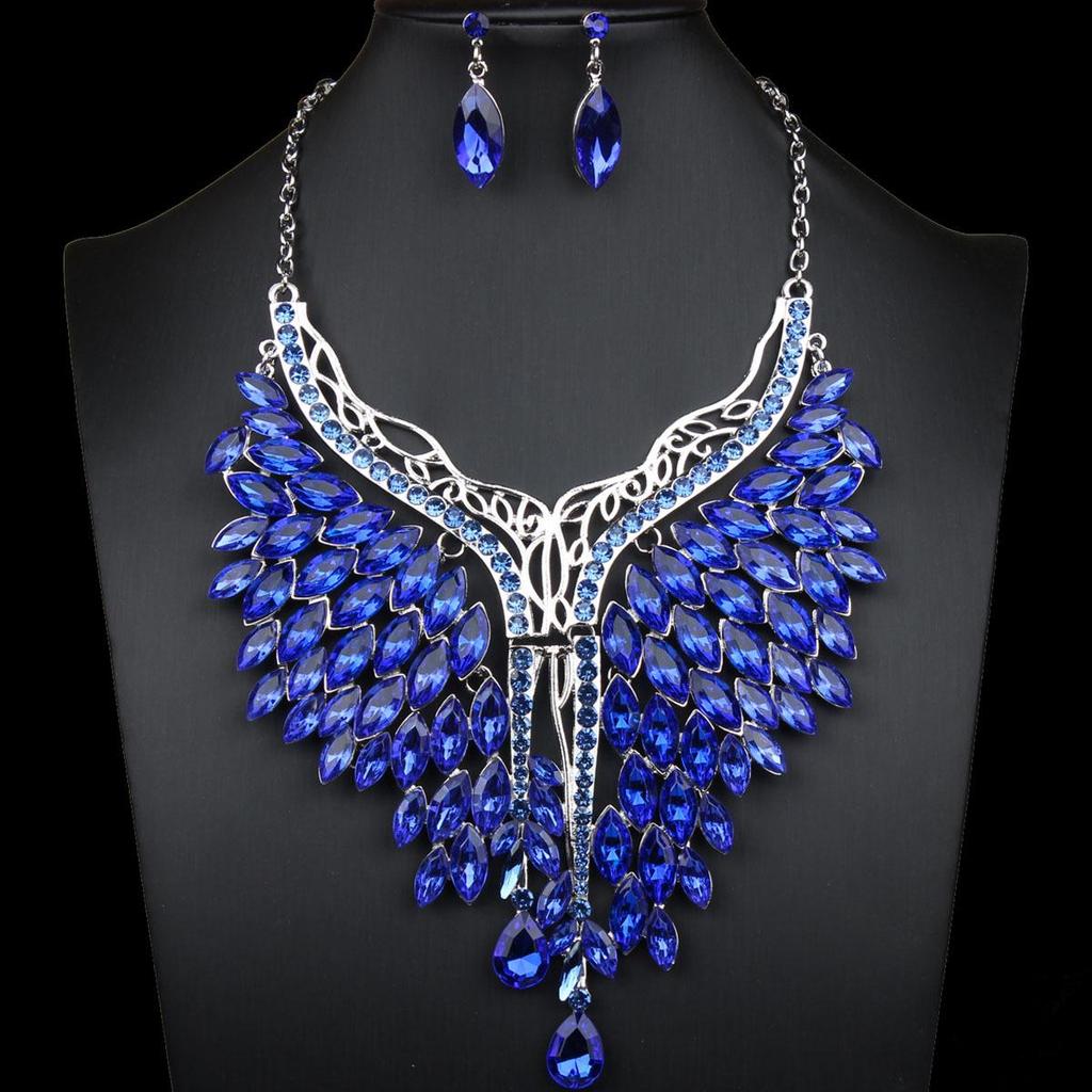 Exquisite European Crystal Water Drop Pendant Necklace & Earring Set for Women