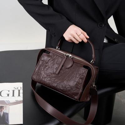 Premium Autumn/Winter Boston Bag: Luxurious Handcrafted Genuine Leather Women's Pillow Bag